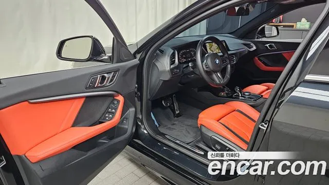 BMW 1 Series F40 — Фото автомобиля 15