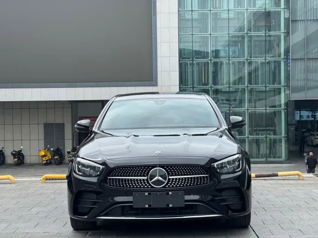 Mercedes-Benz E-Class — Фото автомобиля 2