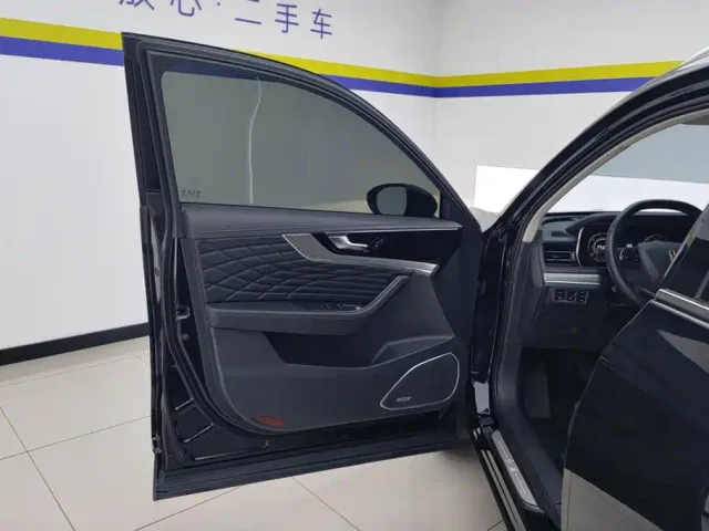 Hongqi HS5 — Фото автомобиля 7