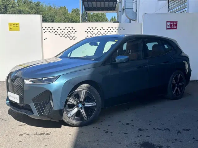 Фотография автомобиля — BMW iX