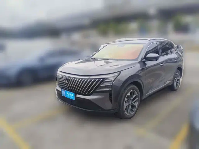 Фотография автомобиля — Changan CS75 Plus