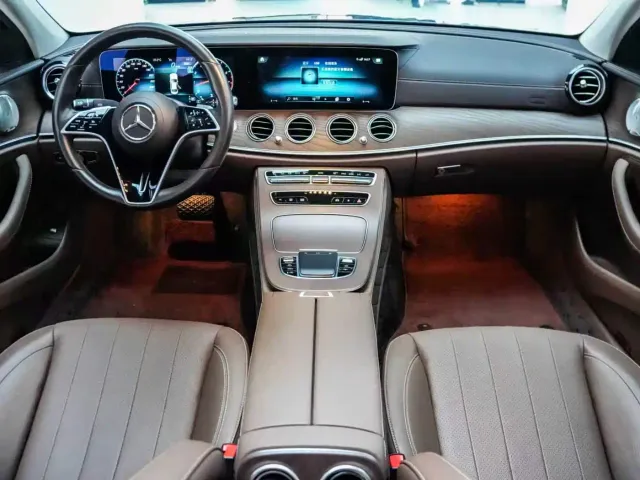 Mercedes-Benz E-Class — Фото автомобиля 9