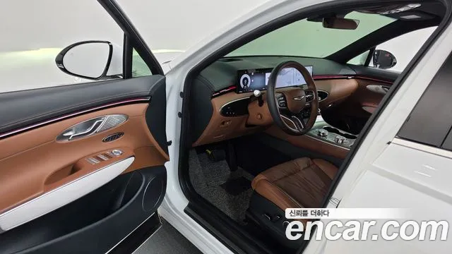 Genesis GV70 — Фото автомобиля 15