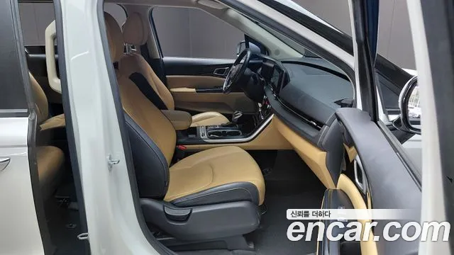 Kia Carnival Generation 4 — Фото автомобиля 14