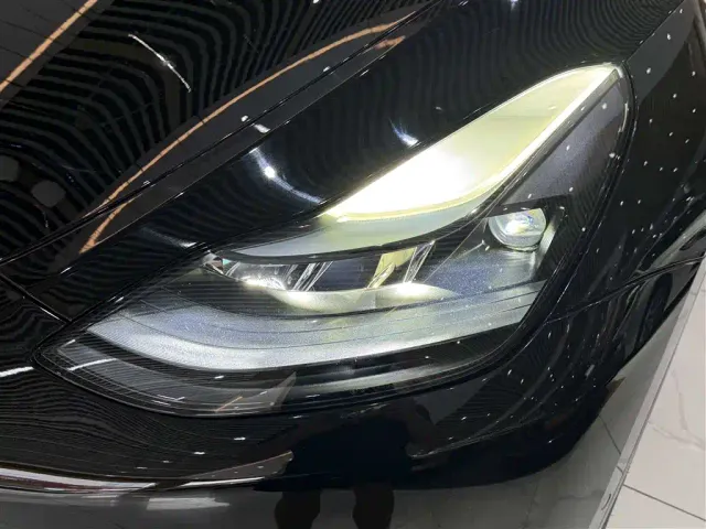 Tesla Model Y — Фото автомобиля 7