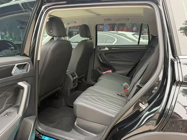 Volkswagen Tiguan L — Фото автомобиля 5