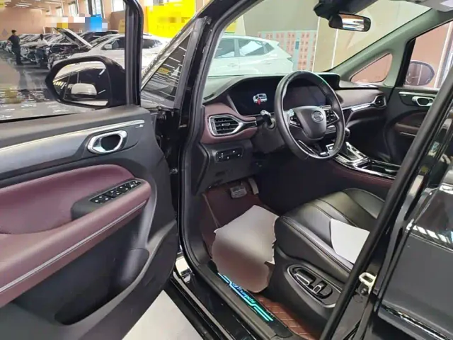 GAC Trumpchi M6 — Фото автомобиля 15