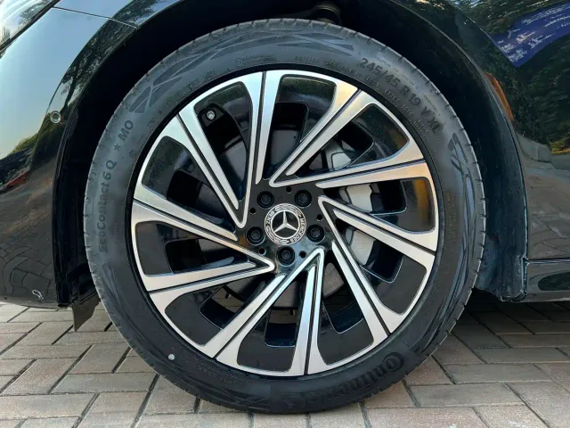 Mercedes-Benz E-Class — Фото автомобиля 16
