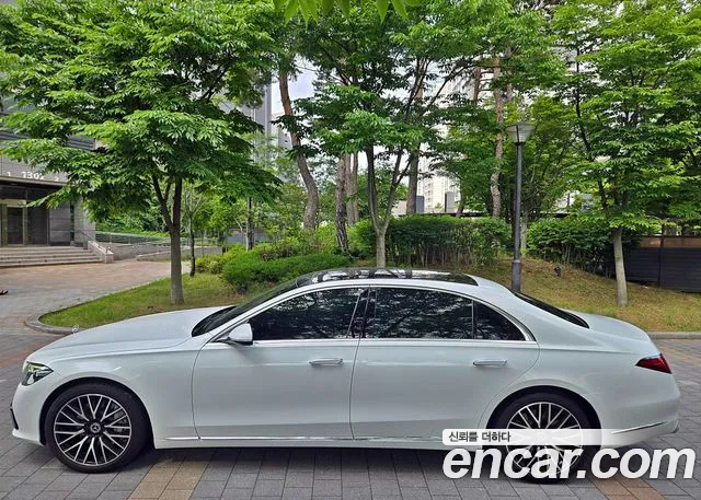 Mercedes-Benz S-Class — Фото автомобиля 3