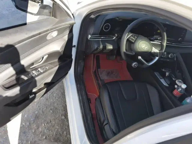 Hyundai Elantra — Фото автомобиля 15