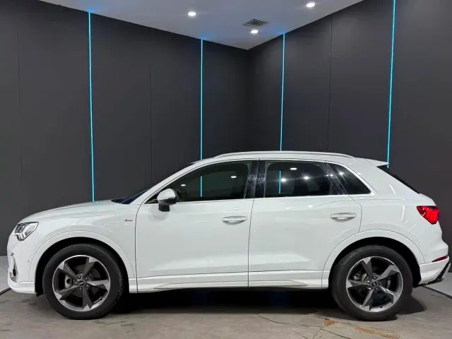 Audi Q3 — Фото автомобиля 4
