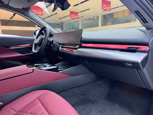 BMW 5 Series — Фото автомобиля 14