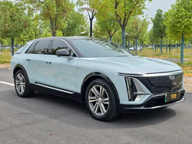 Cadillac Lyriq — Фото автомобиля 3