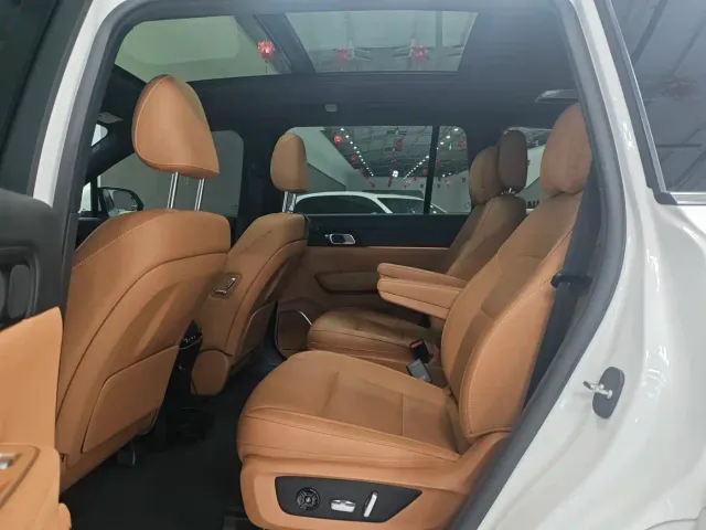 Li Auto ONE — Фото автомобиля 16