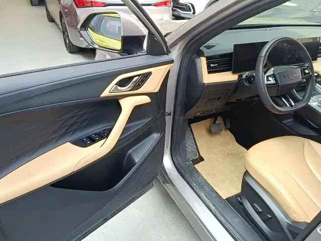 Roewe RX5 — Фото автомобиля 15