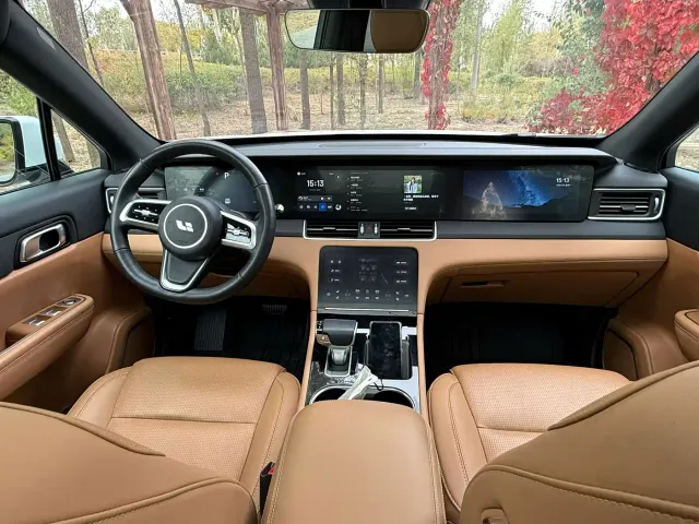Li Auto ONE — Фото автомобиля 5