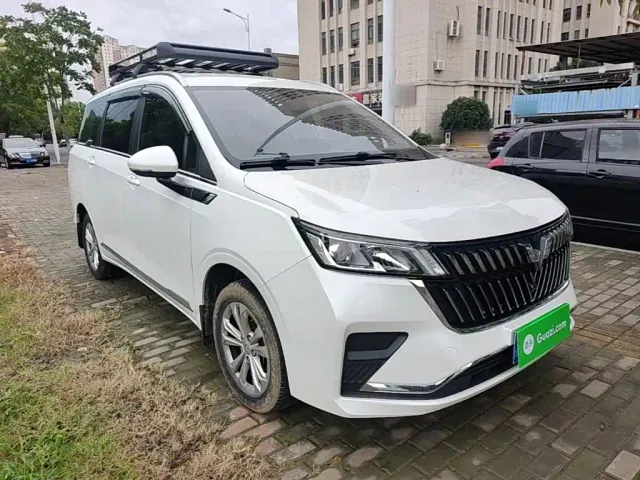 Wuling Jiachen — Фото автомобиля 3