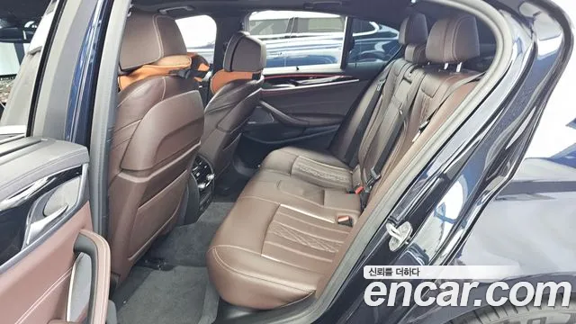 BMW 5 Series G30 — Фото автомобиля 26
