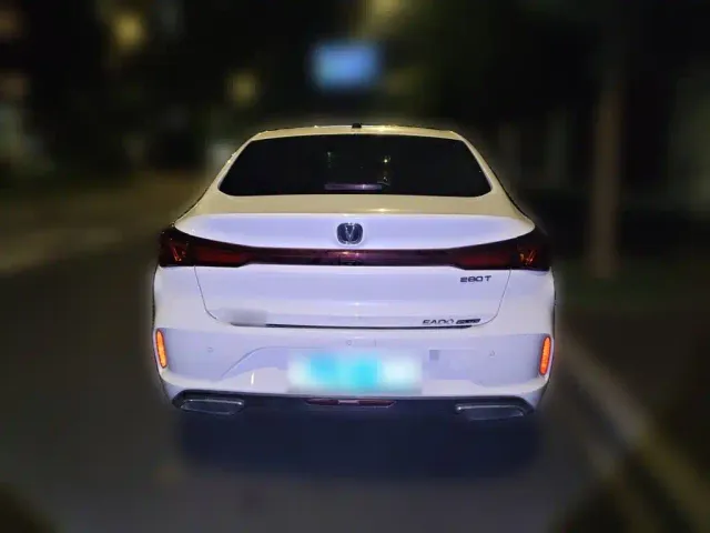 Changan Eado — Фото автомобиля 3