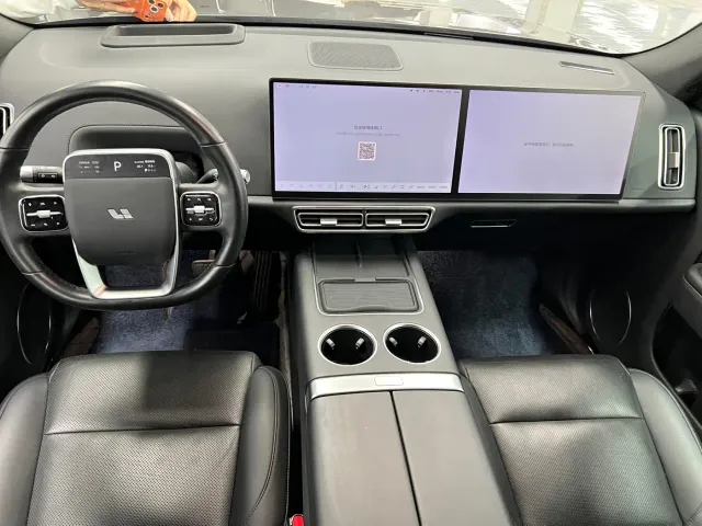 Li Auto L7 — Фото автомобиля 6