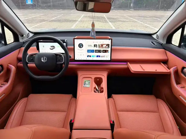 Leapmotor C10 — Фото автомобиля 11