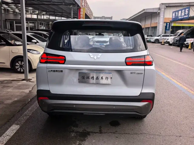 Wuling Starlight 560 — Фото автомобиля 13