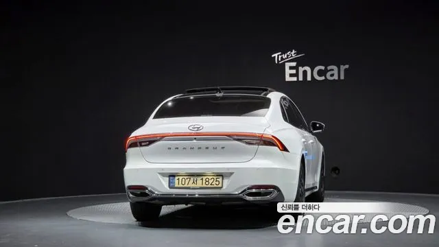 Hyundai Grandeur — Фото автомобиля 3