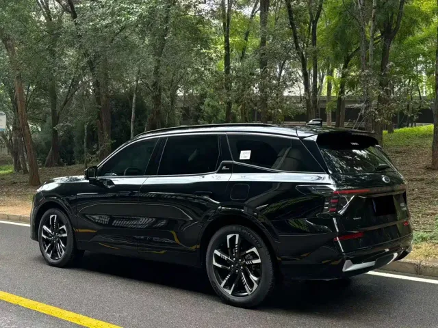 Ford Edge — Фото автомобиля 4