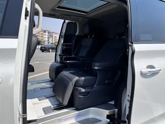 GAC Trumpchi M8 — Фото автомобиля 10