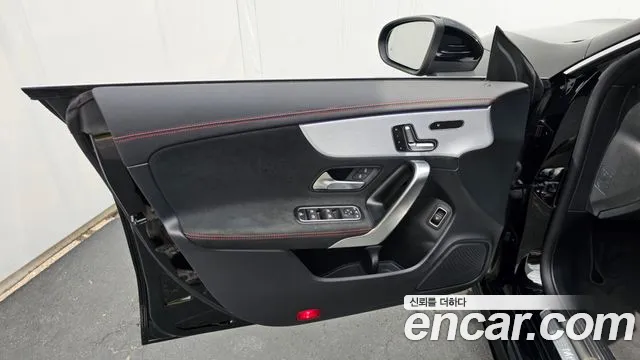Mercedes-Benz CLA-Class — Фото автомобиля 24