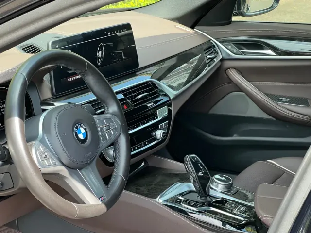 BMW 5 Series — Фото автомобиля 19