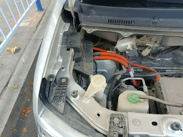 Ruichi New Energy EC75 — Фото автомобиля 21