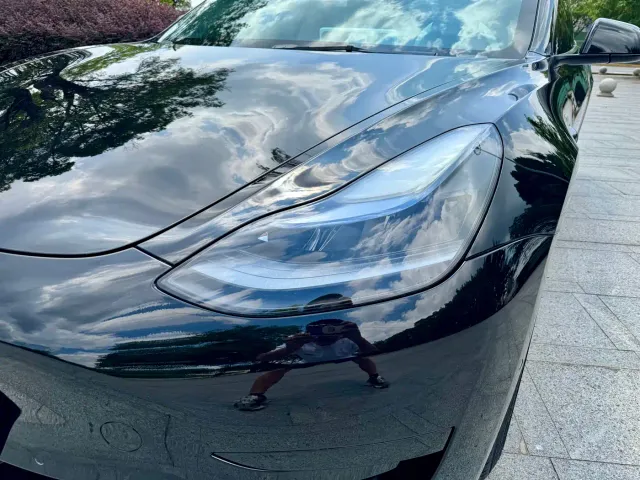 Tesla Model 3 — Фото автомобиля 23
