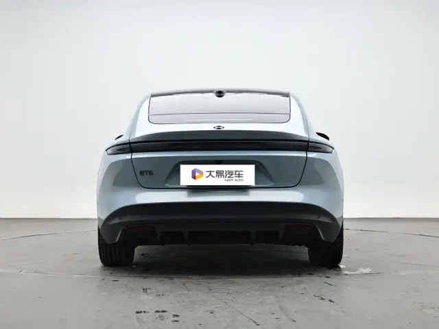 Nio ET5 — Фото автомобиля 4