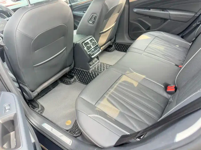 Volkswagen Passat — Фото автомобиля 13
