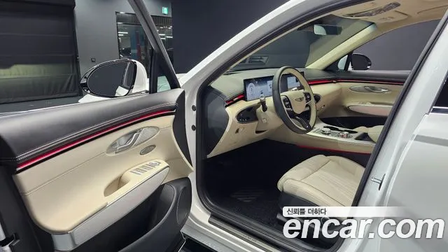 Genesis GV70 — Фото автомобиля 15