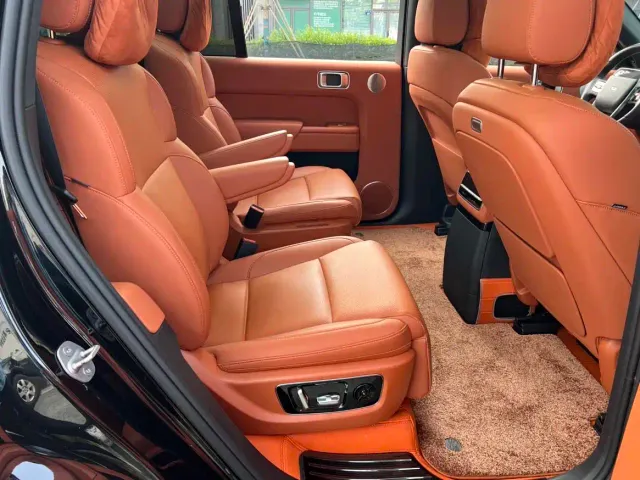 Li Auto L9 — Фото автомобиля 14