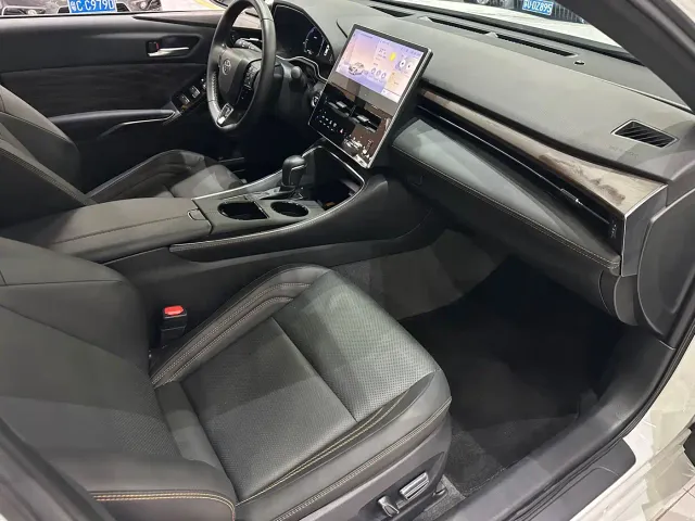 Toyota Avalon — Фото автомобиля 12