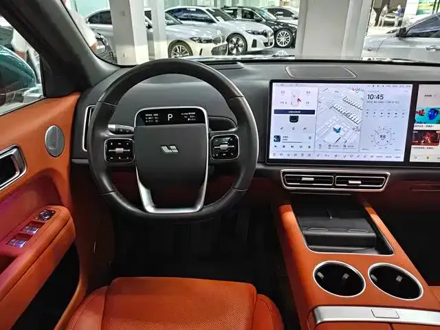 Li Auto L8 — Фото автомобиля 16