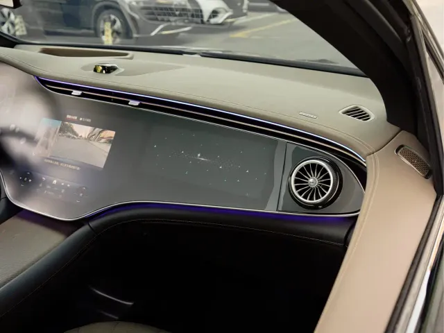 Mercedes-Benz EQE SUV — Фото автомобиля 15