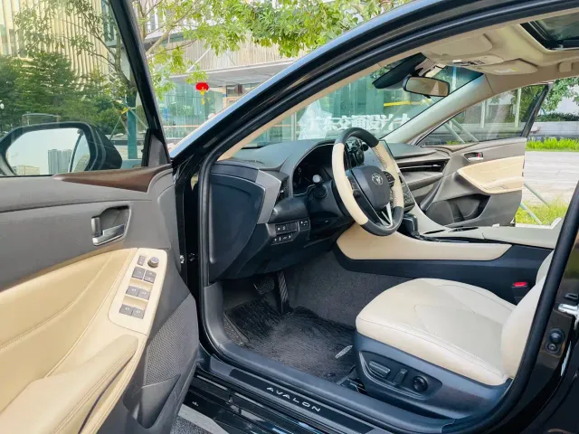 Toyota Avalon — Фото автомобиля 12