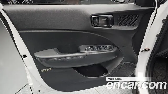 Hyundai Venue — Фото автомобиля 13