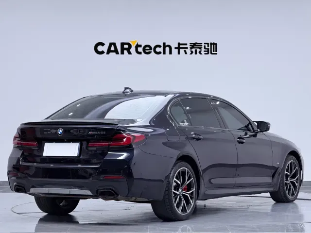 BMW 5 Series — Фото автомобиля 10