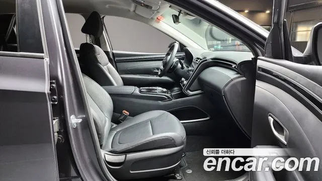 Hyundai Tucson Tucson (NX4) Дизель 2.0 2WD — Фото автомобиля 25