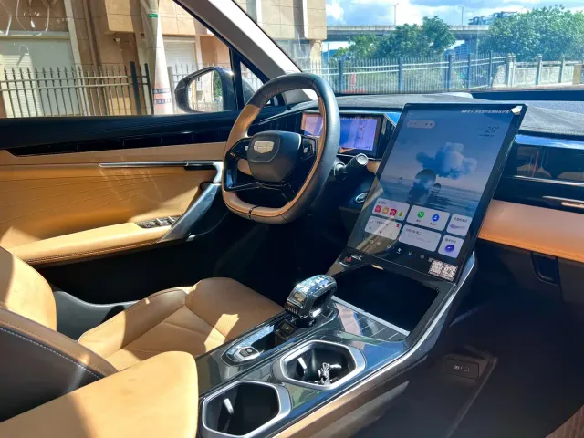 Geely Boyue L — Фото автомобиля 15