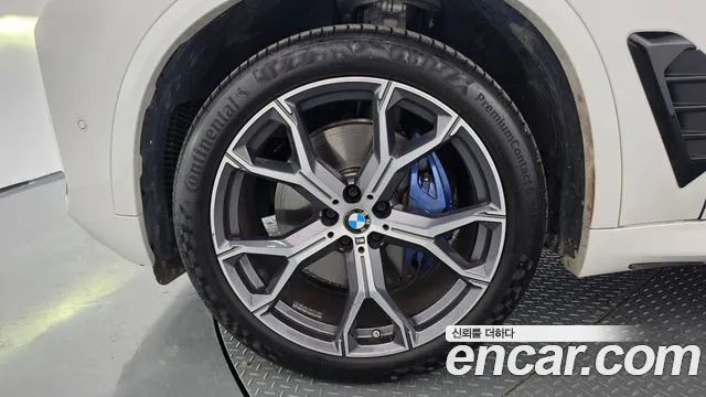 BMW X5 xDrive 40i M Sport — Фото автомобиля 5