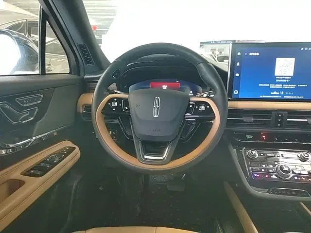 Lincoln Corsair — Фото автомобиля 10