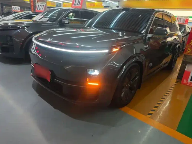 Li Auto L9 — Фото автомобиля 23