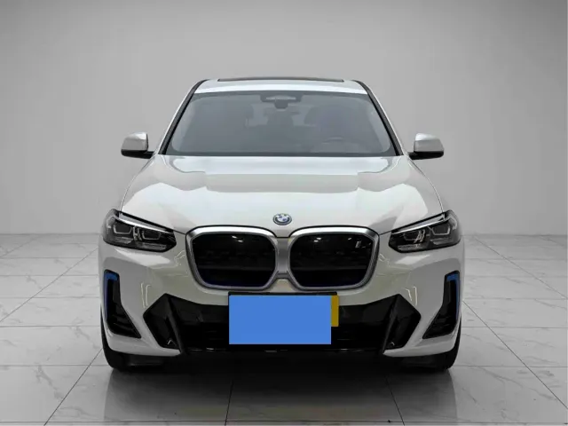 BMW iX3 — Фото автомобиля 2