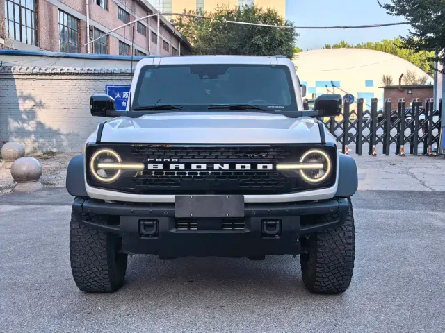 Ford Bronco — Фото автомобиля 2